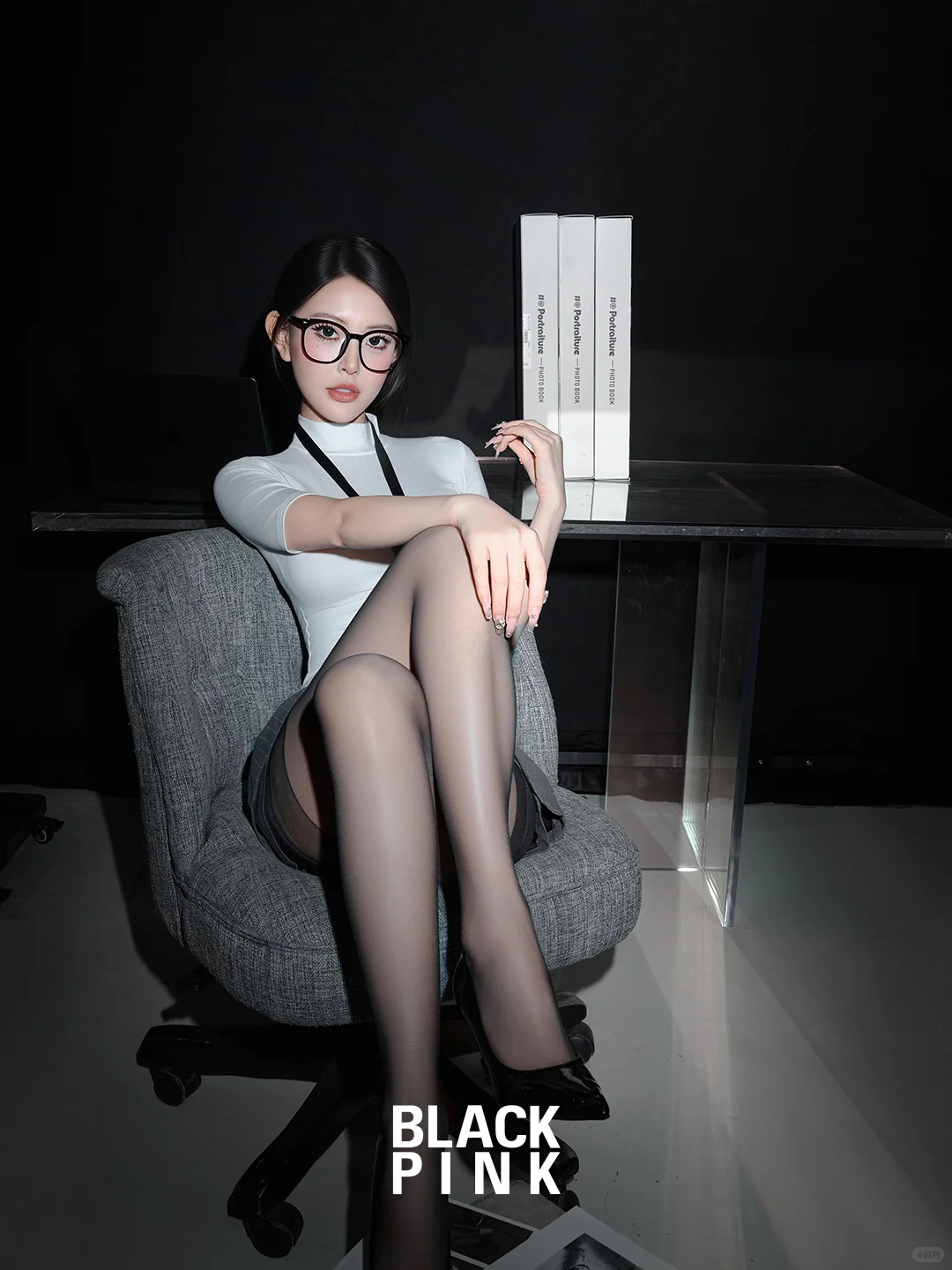 纯欲肖像里💄青丝缠颈，软眸浸甜藏飒