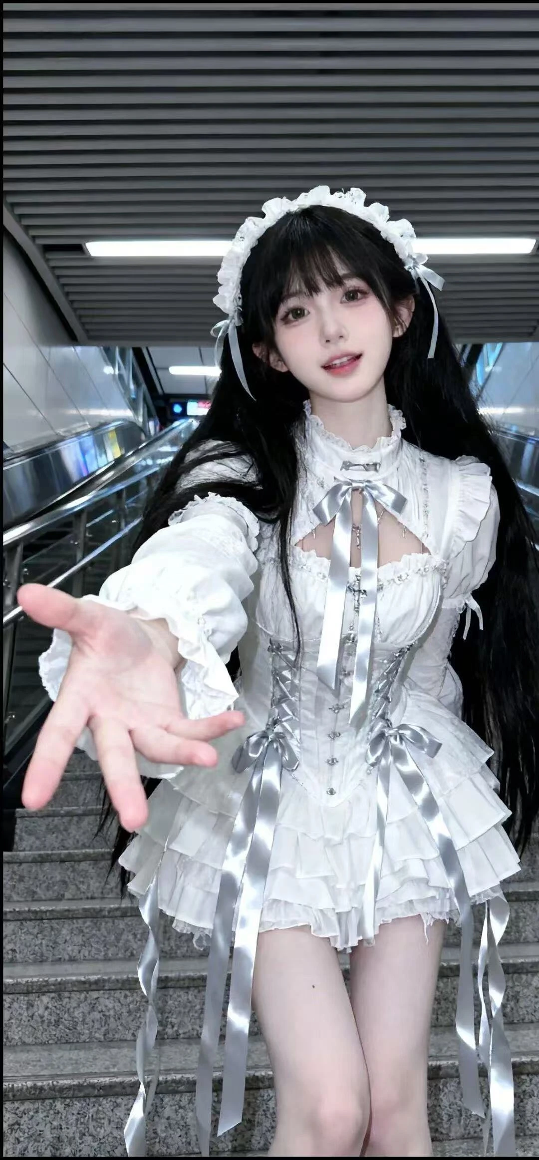 手机壁纸：我曾踏月而来，只因你在山中。