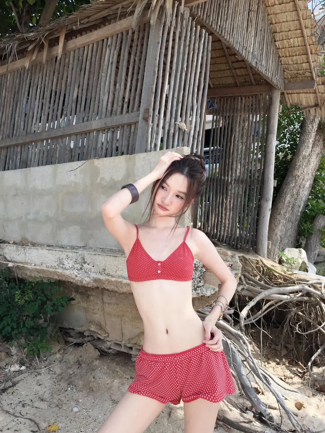 ins🫧peerakaz｜🐚🏖️👙