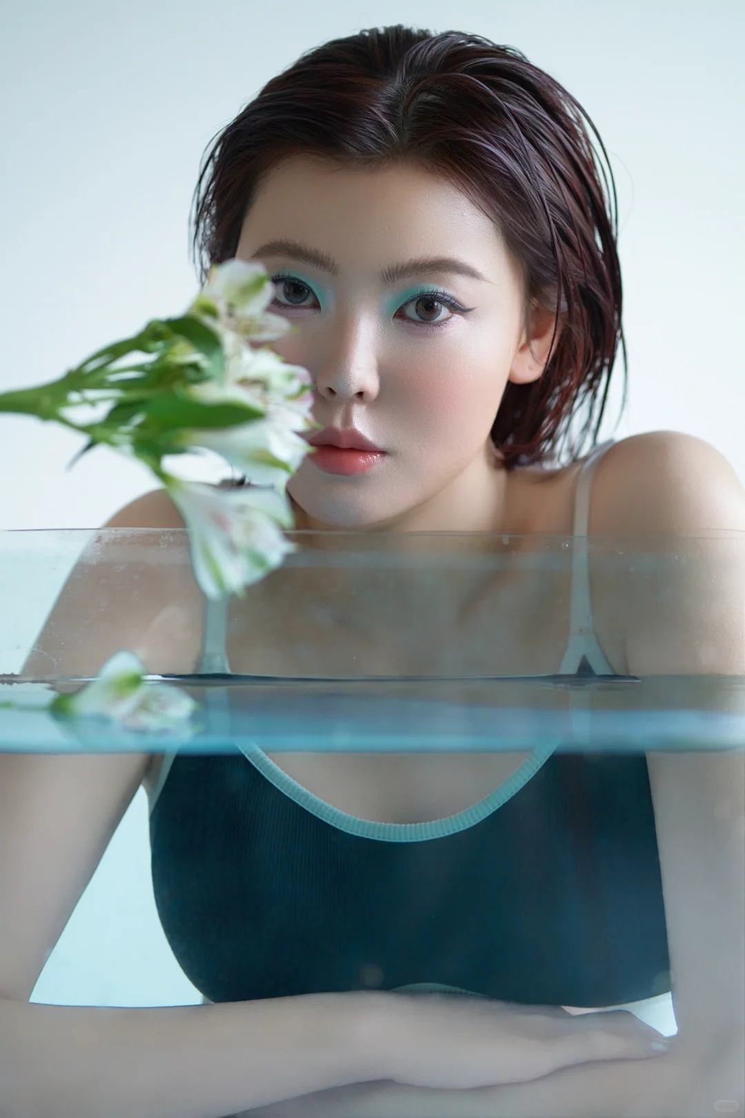 来康康👀日本美妆博主拍的三套杂志写真🤩