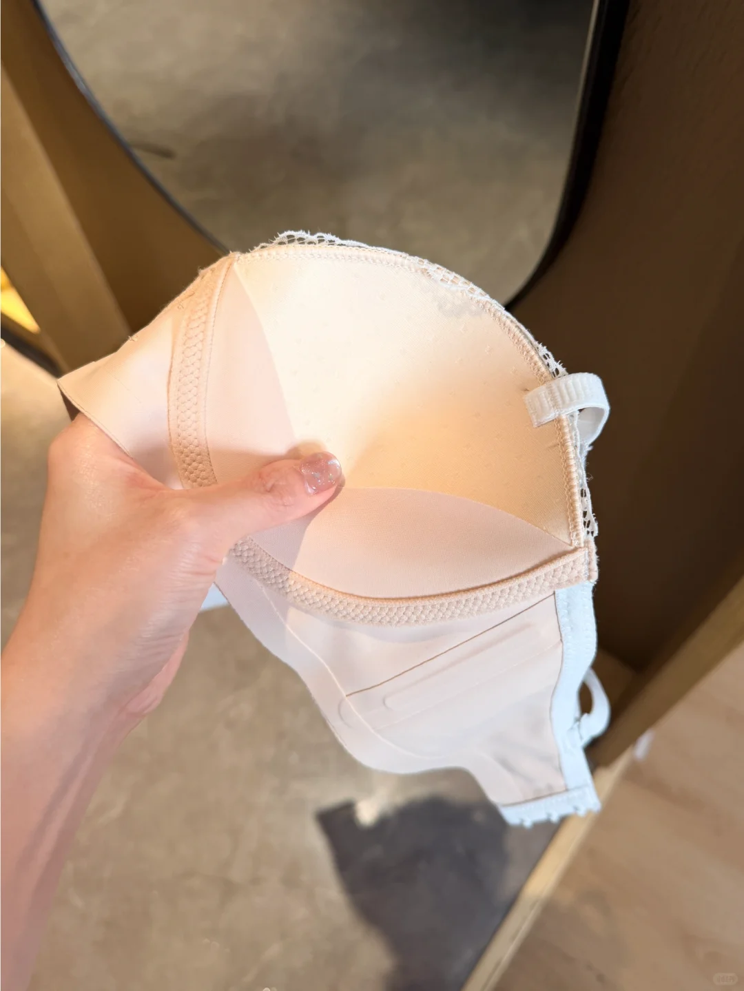 这蕾丝内衣也太会了！纯欲感直接焊身上