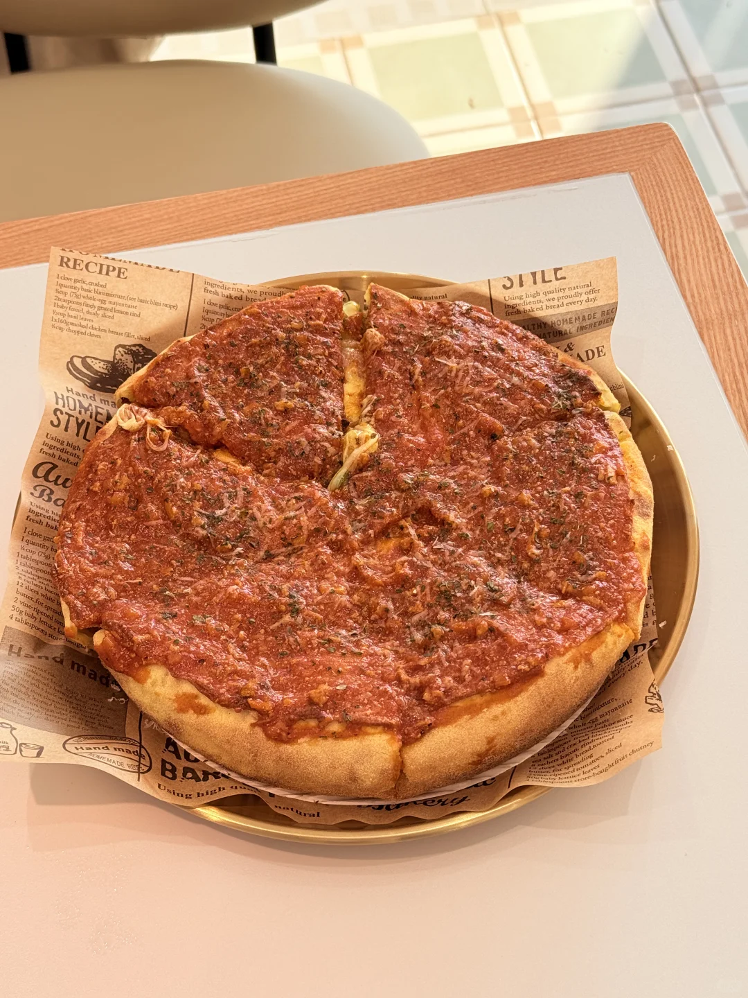 大满贯披萨料多到饼皮都兜不住…