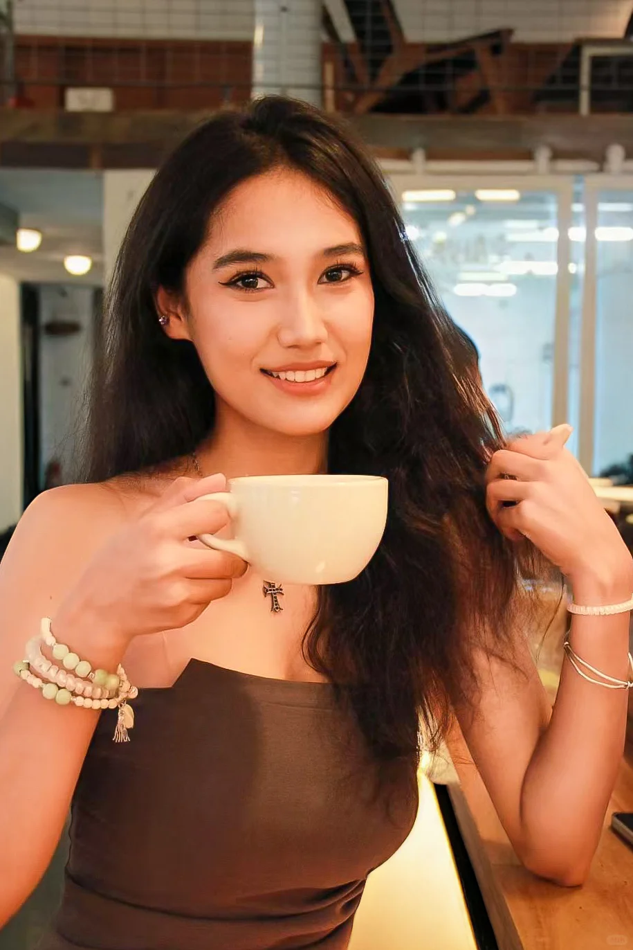 街拍偶遇“超模”小姐姐