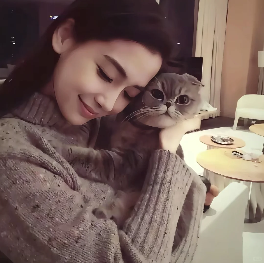 杨颖早期嫩模照封神！这才是天然混血神颜吧