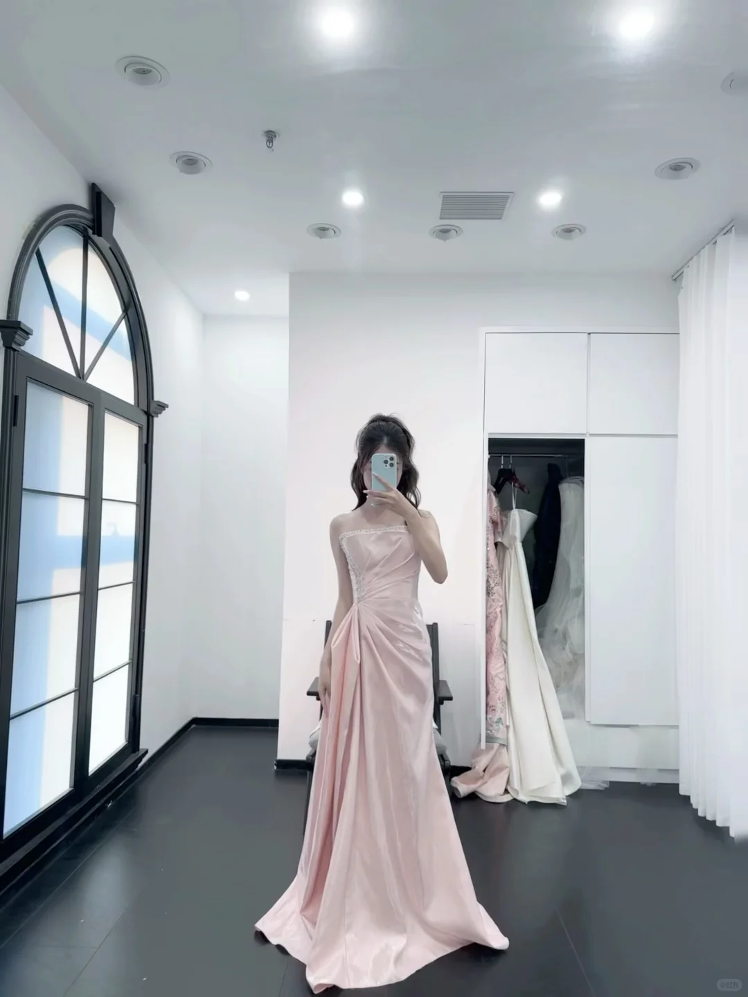 想不出给这个漂亮的妆取一个什么名字好！