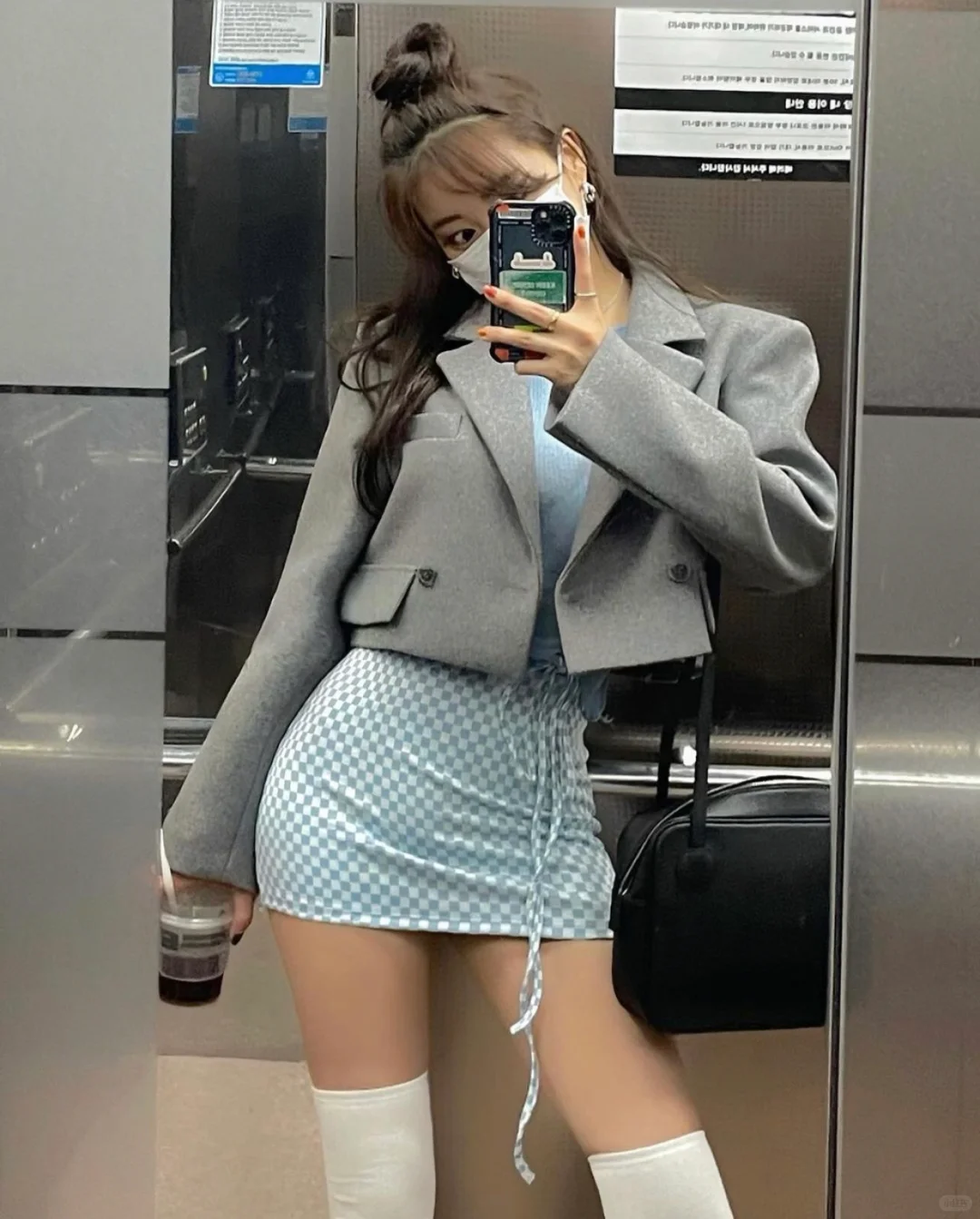 前凸后翘的小姐姐，女生也会多看几眼！