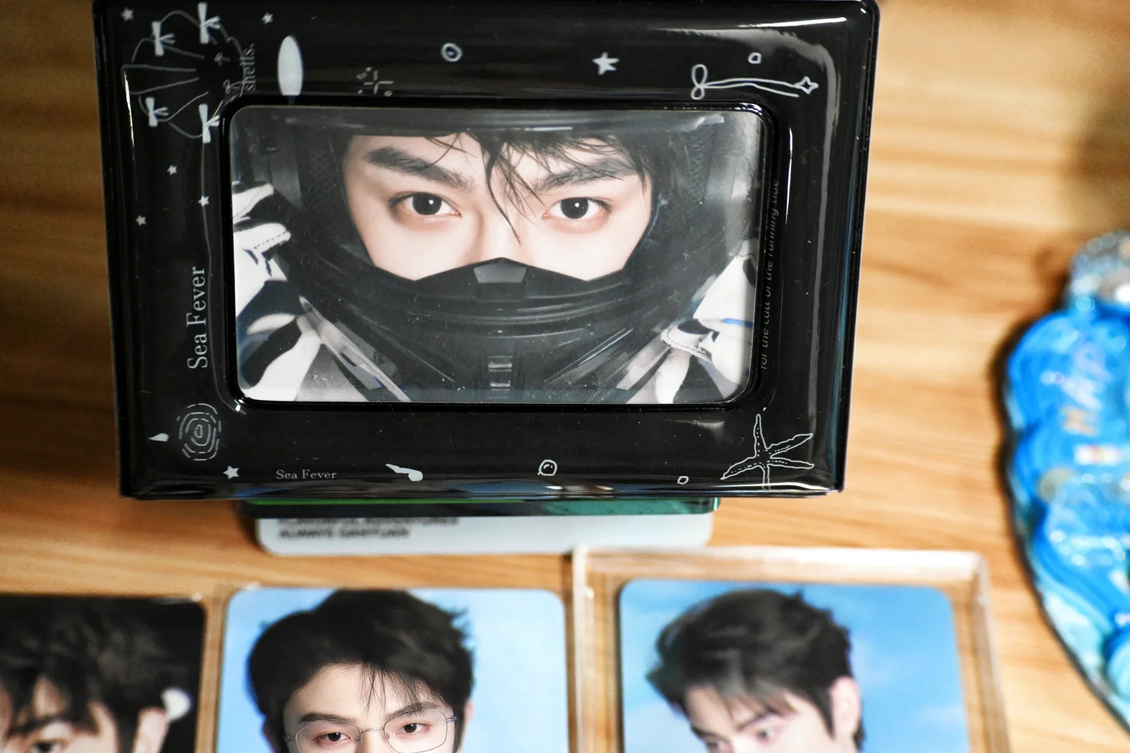 誓言回涩在冷色调的阴雨天.