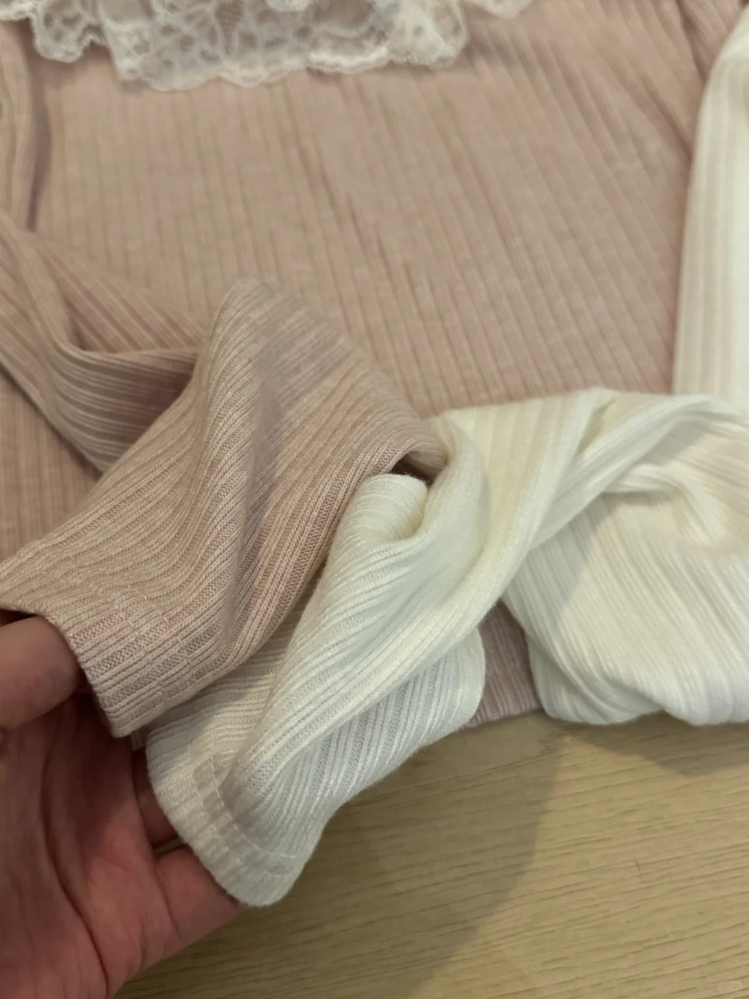 【皎皎初心】纯欲U领蕾丝tee