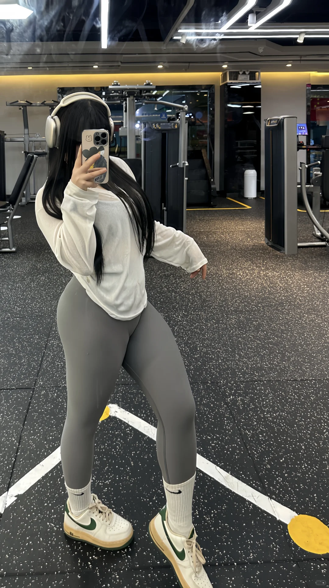 健身穿搭 | 灰色瑜伽裤