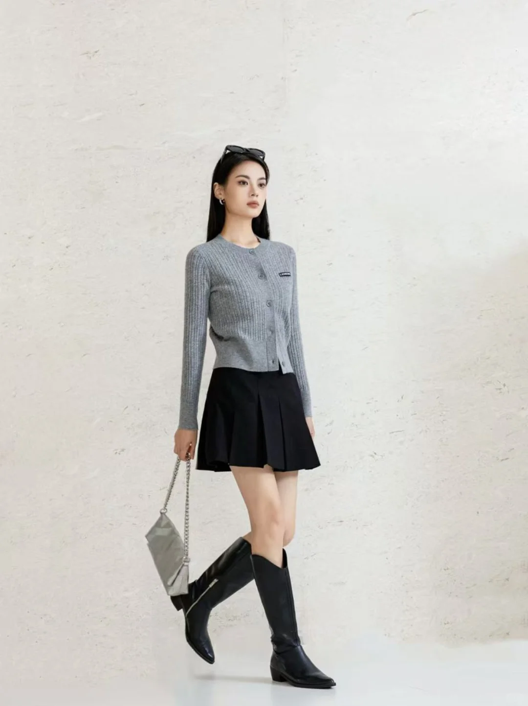 175/49少见的御姐型济南女模