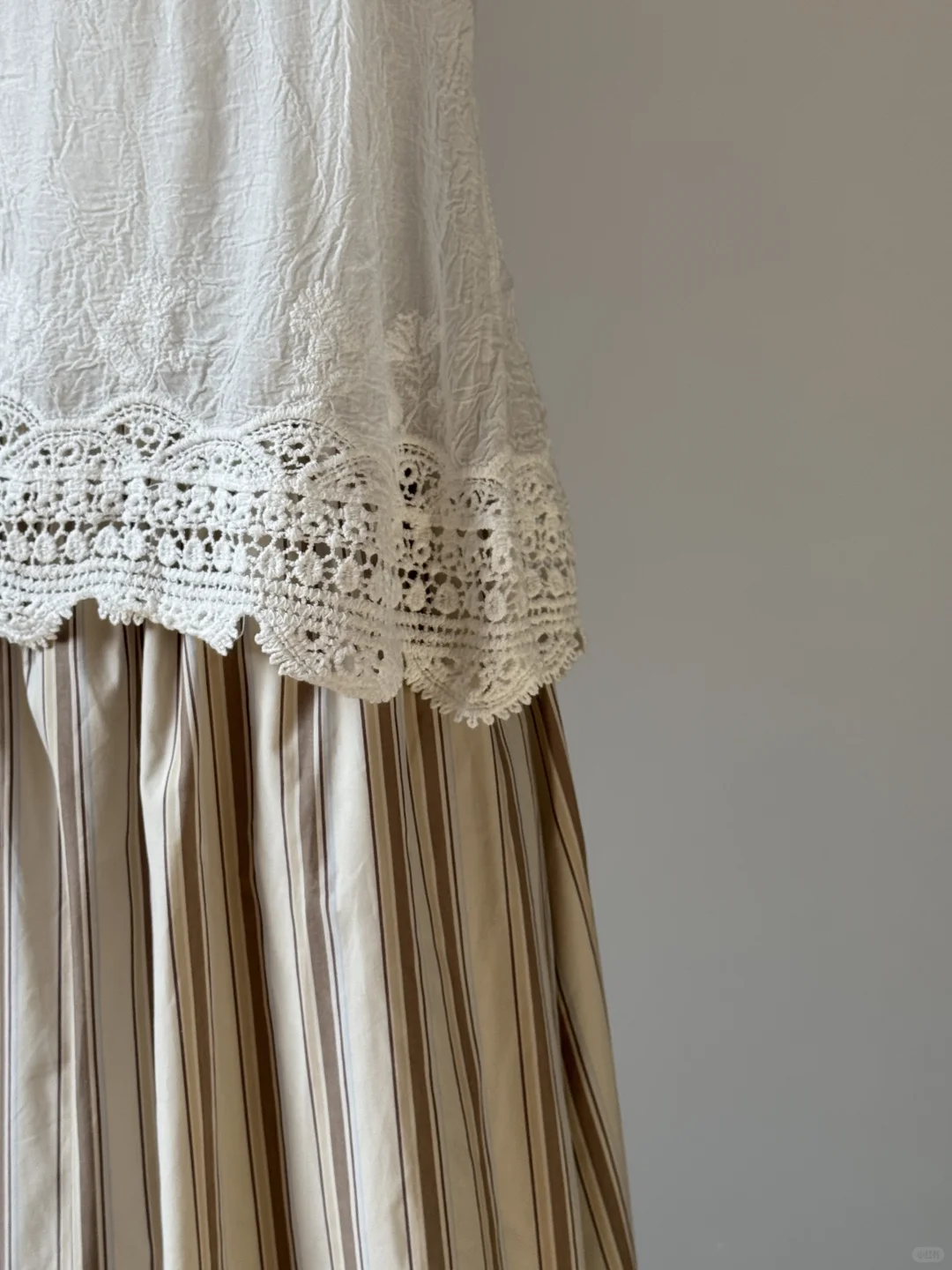 超级温柔慵懒风的蕾丝吊带穿搭~