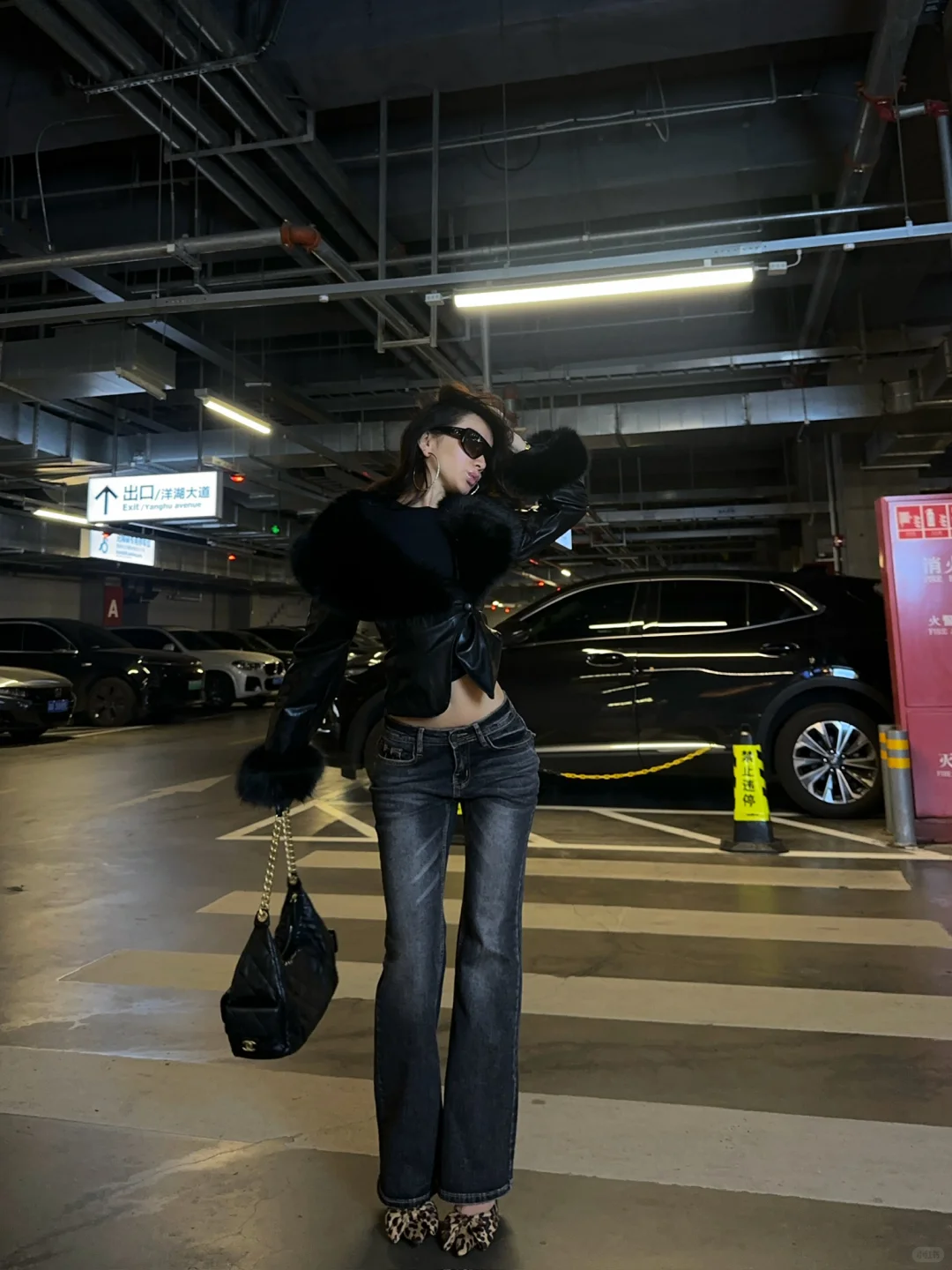 美式辣妹穿搭、舒适时髦并存