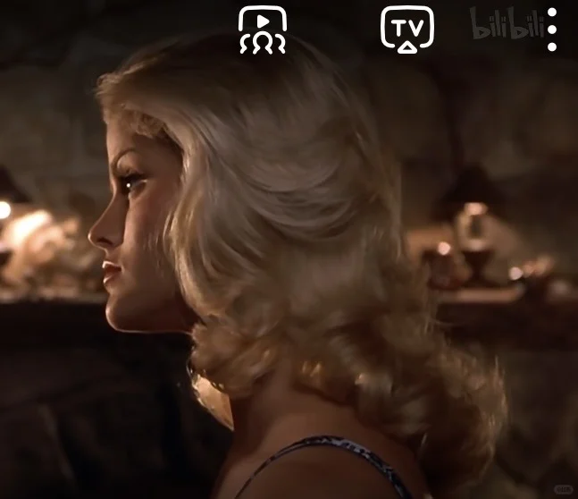 神似麦当娜的美女，性感又漂亮