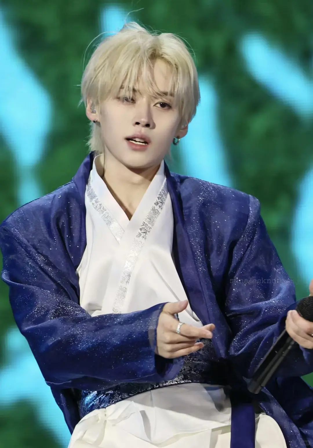 这大双。。。只有他可以驾驭吧❓❗️