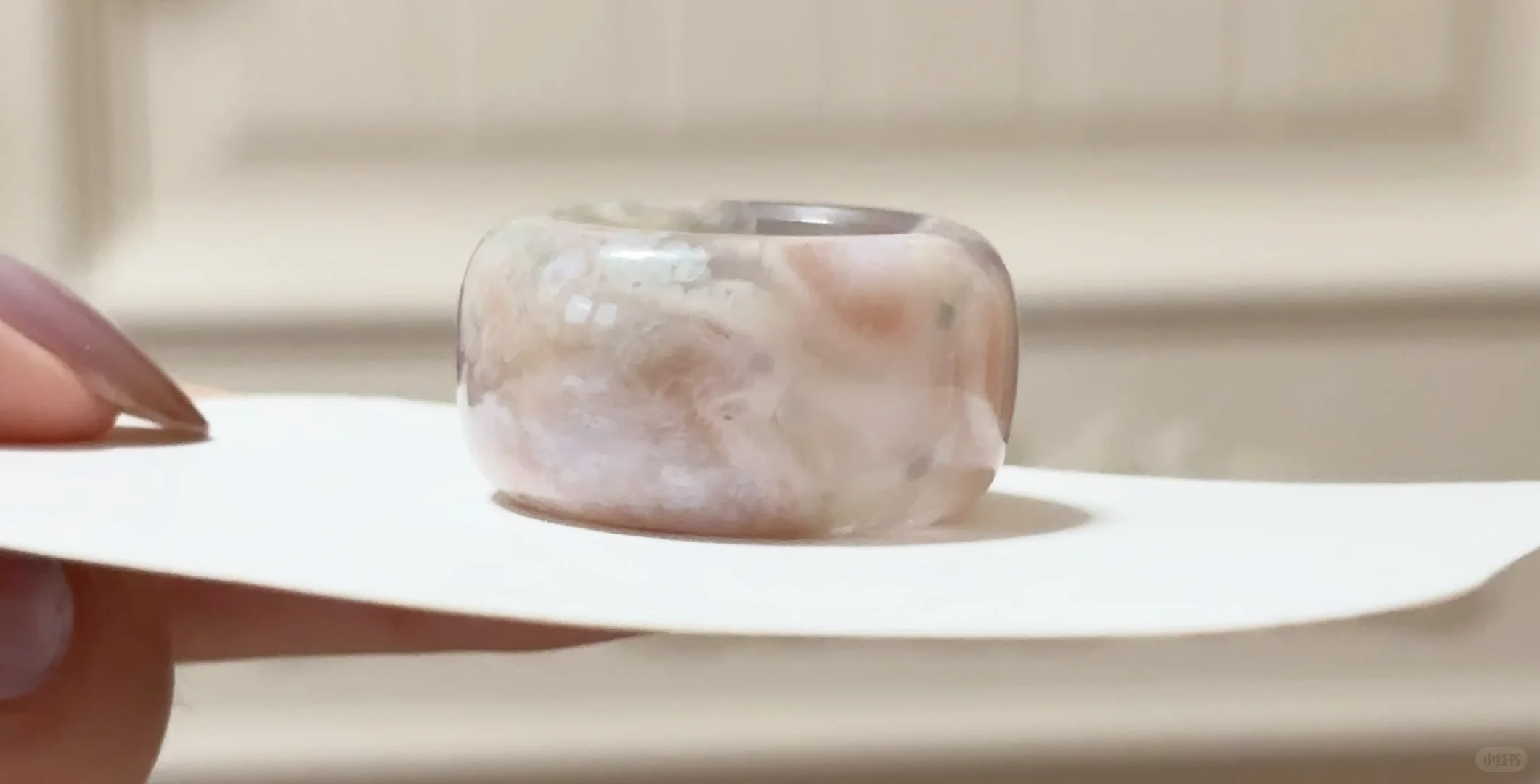 又是人间尤物了