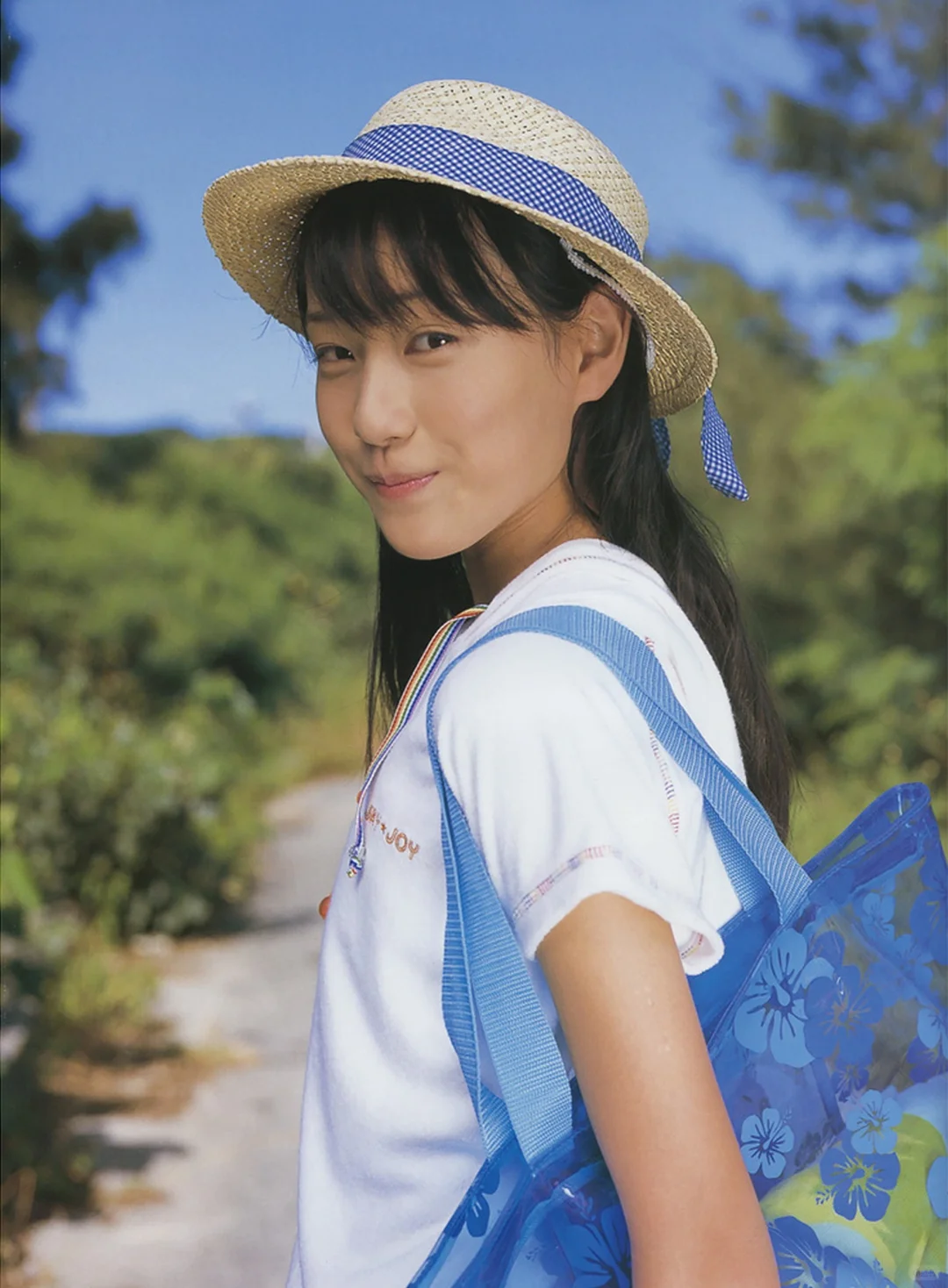 户田惠梨香写真集「はじめて君と出会った夏休み」