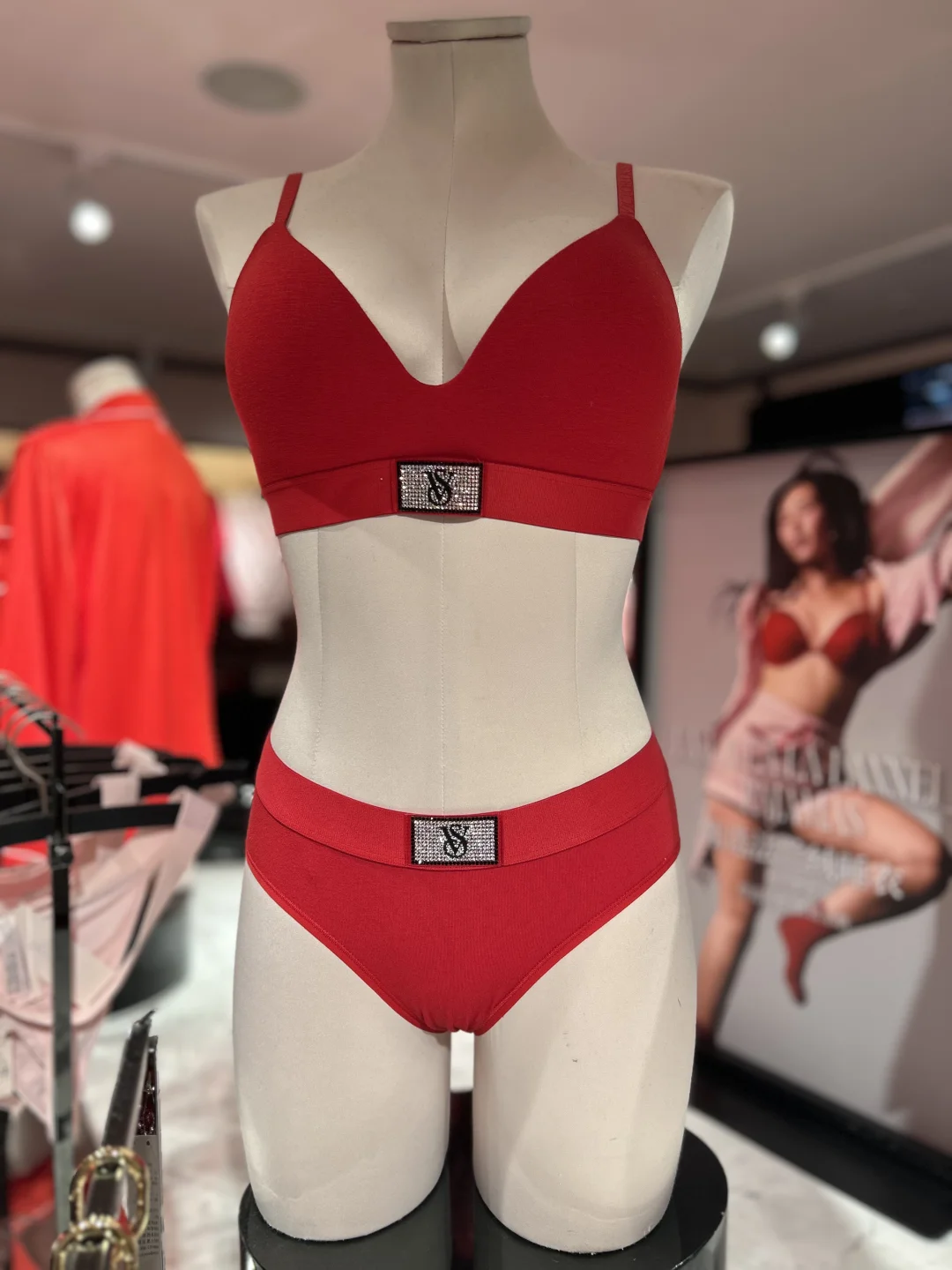 维密内衣套装，成套搭配魅力加倍