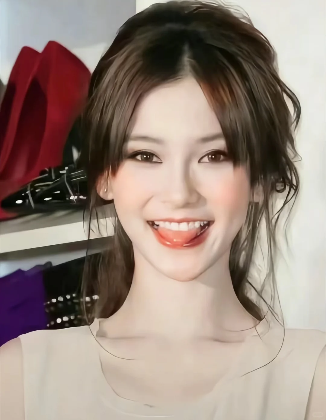 杨颖早期嫩模照封神！这才是天然混血神颜吧