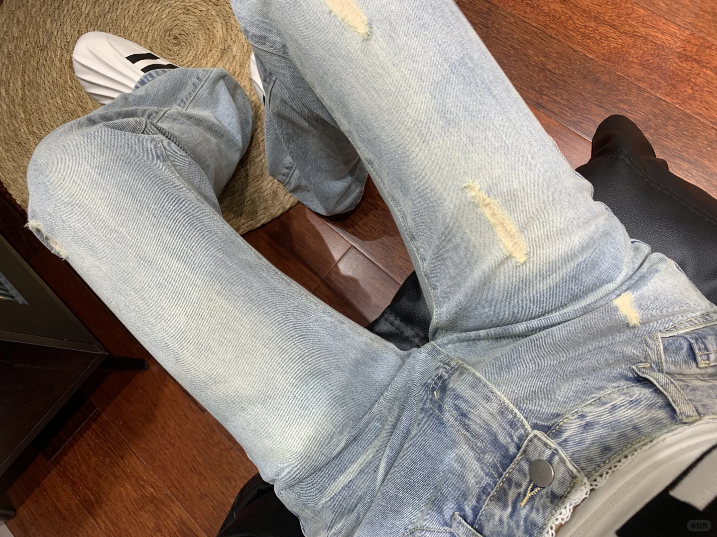 这条蕾丝牛仔裤太显腿长了！！👖简直不要太香