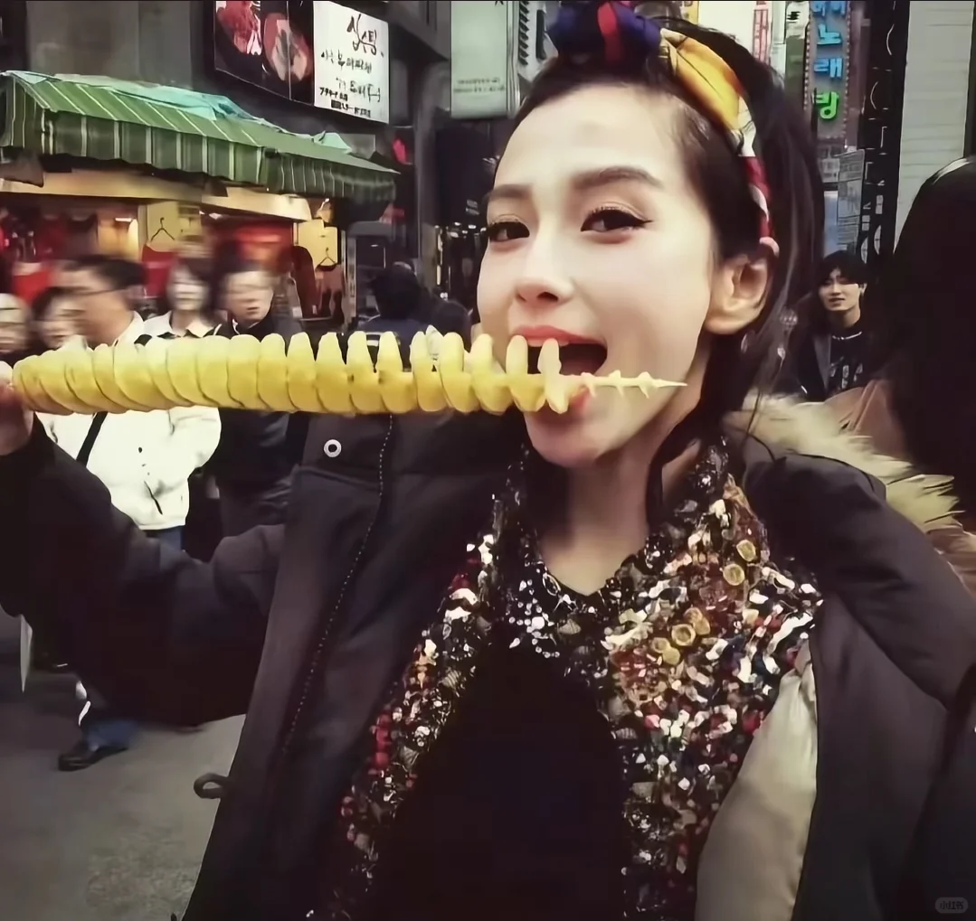 杨颖早期嫩模照封神！这才是天然混血神颜吧