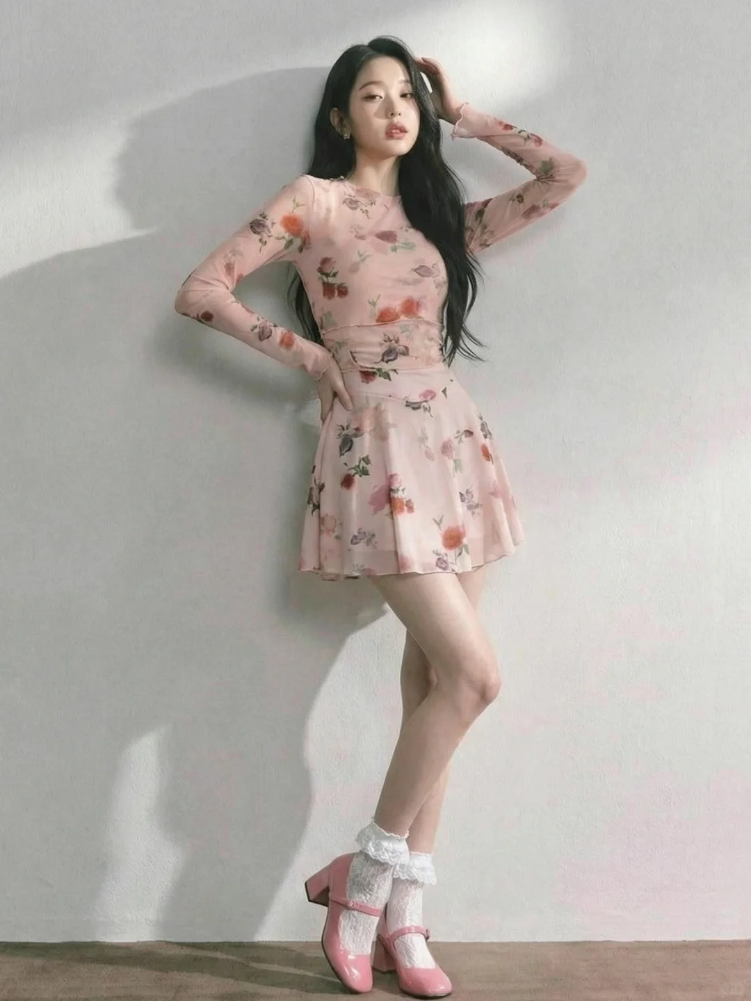 粉花泳衣把 “易碎感美女” 焊身上了🌸