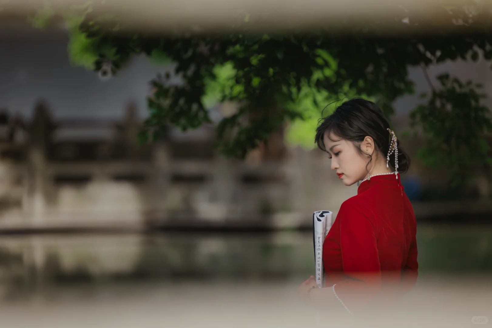 媚眼含羞合~丹唇逐笑开！