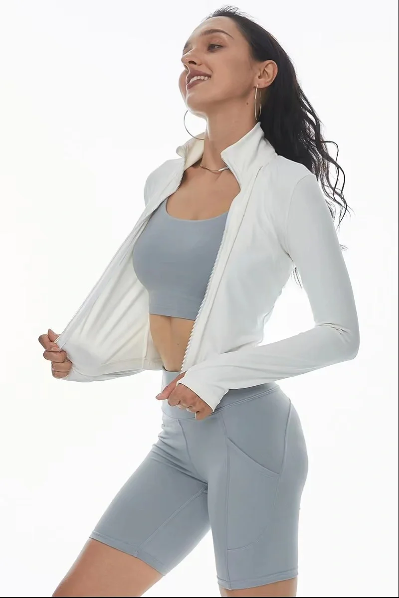 柔韧度拉满的运动外国模特