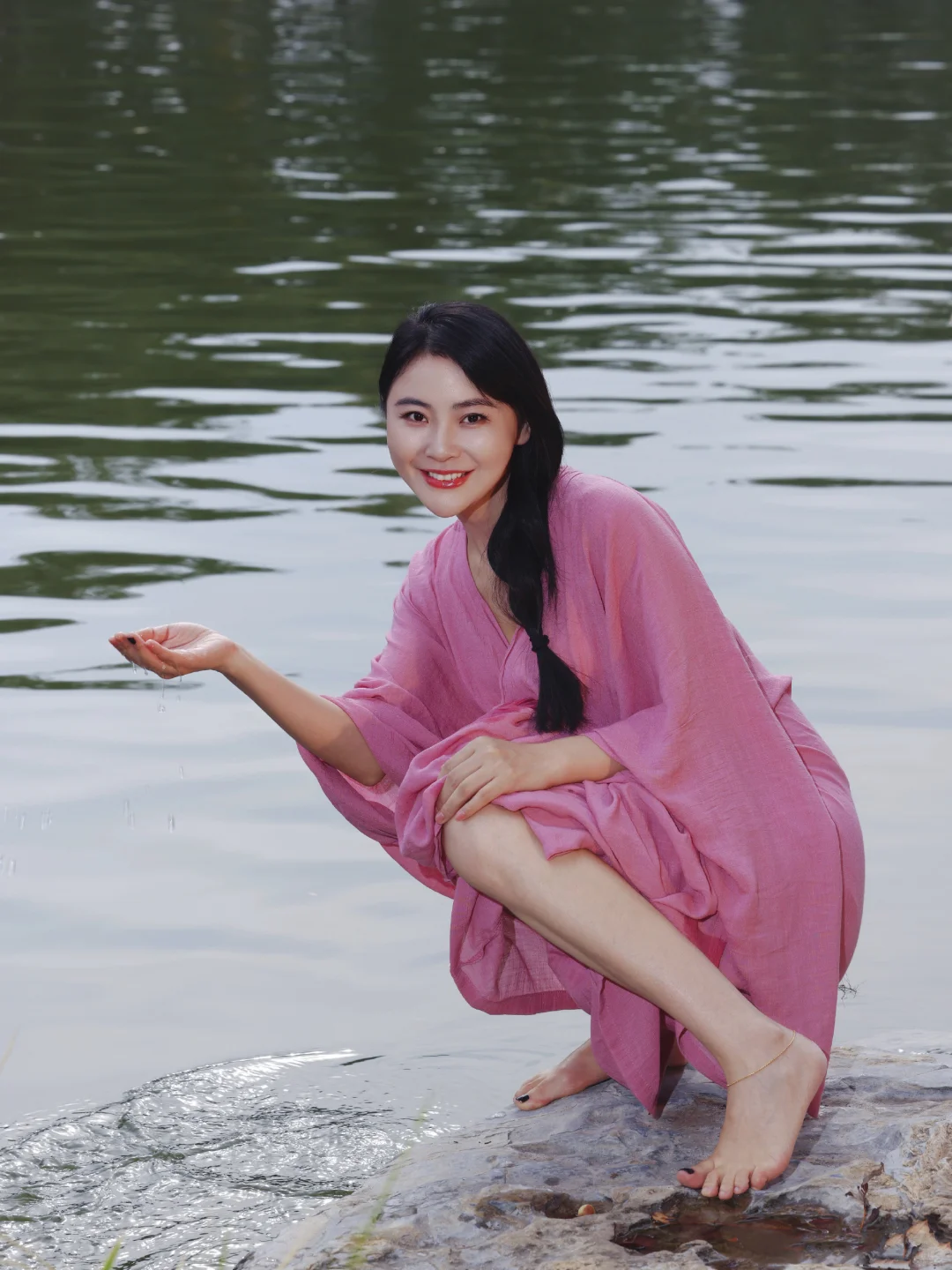 亚洲小姐全球总冠军，模特及演员-吴丹