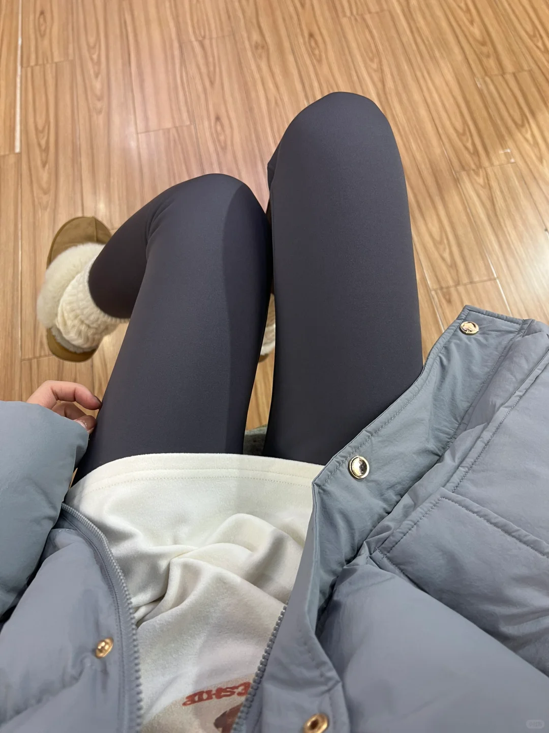 简单穿搭羽绒服配瑜伽裤