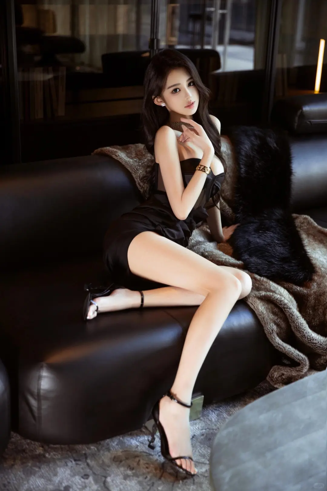 黑裙冷艳封神技巧｜5步拍出高级性感氛围写真