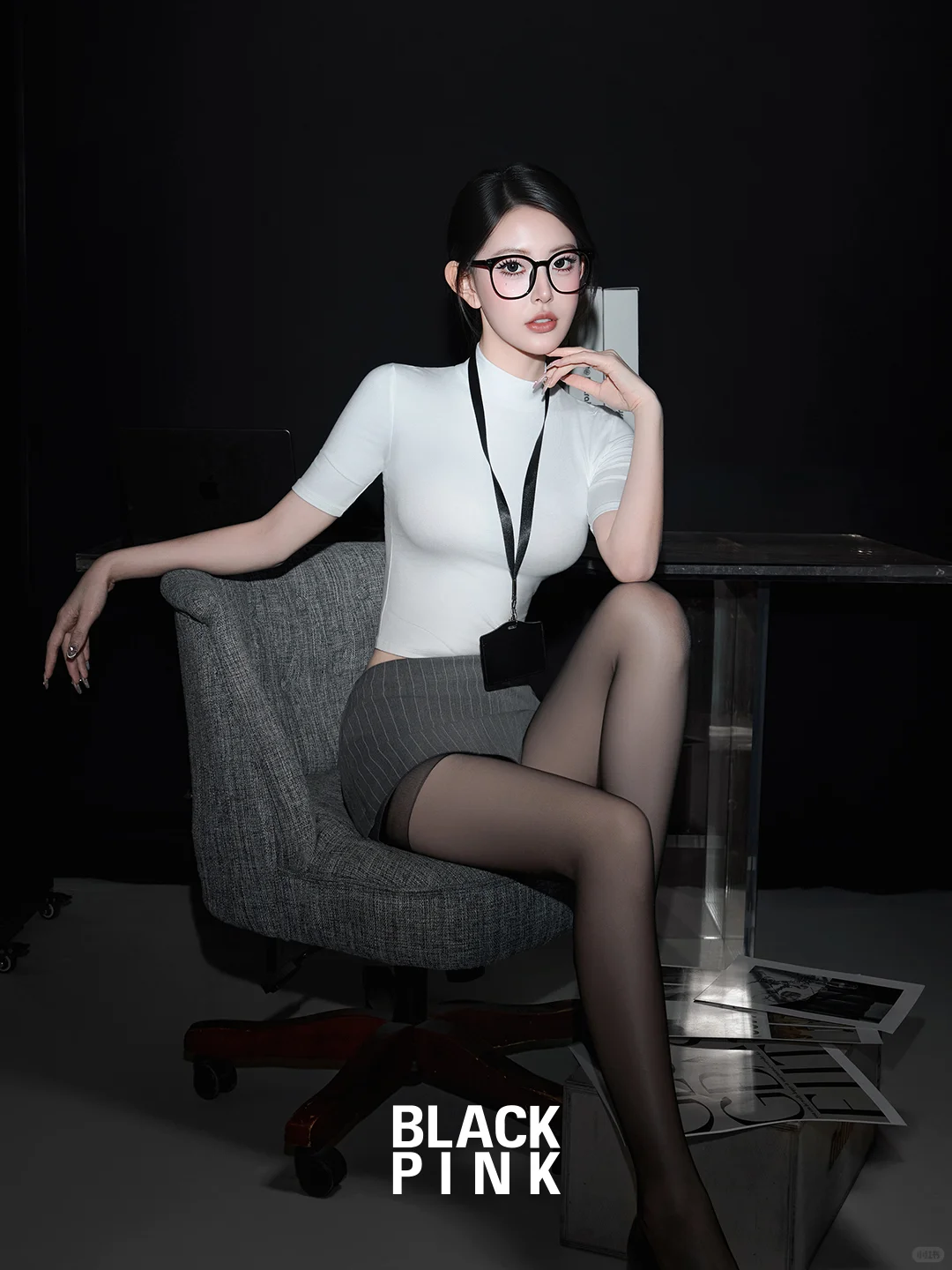 纯欲肖像里💄青丝缠颈，软眸浸甜藏飒