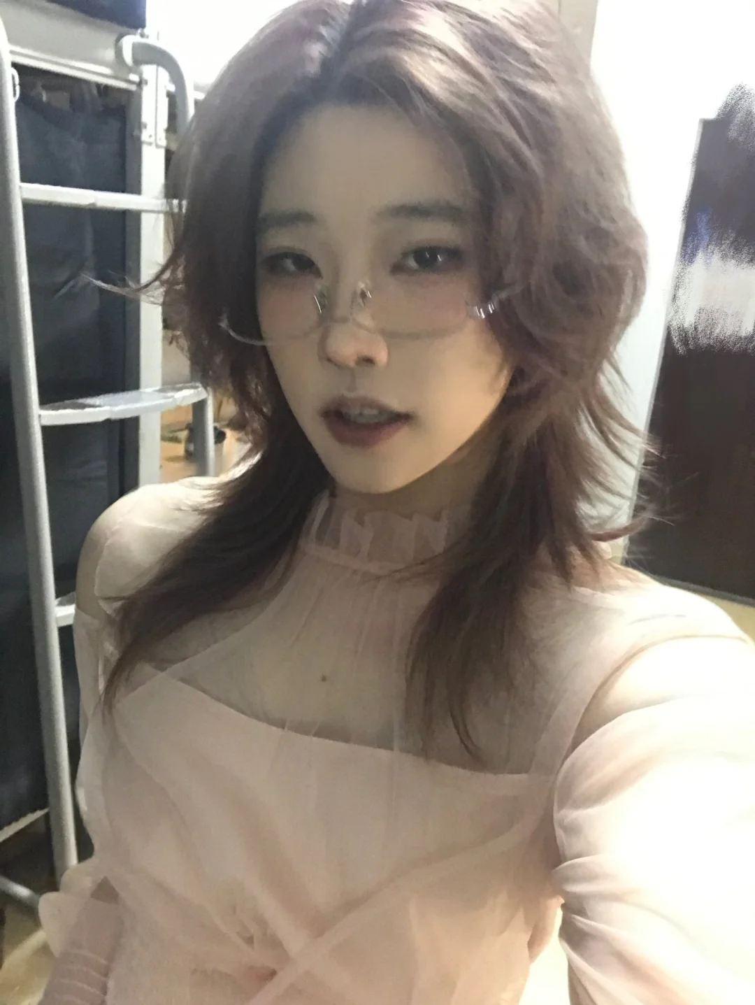 男的不喜欢我，女的更是踹我两脚，对了