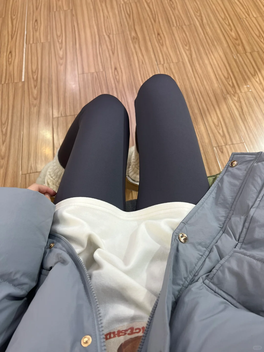 简单穿搭羽绒服配瑜伽裤