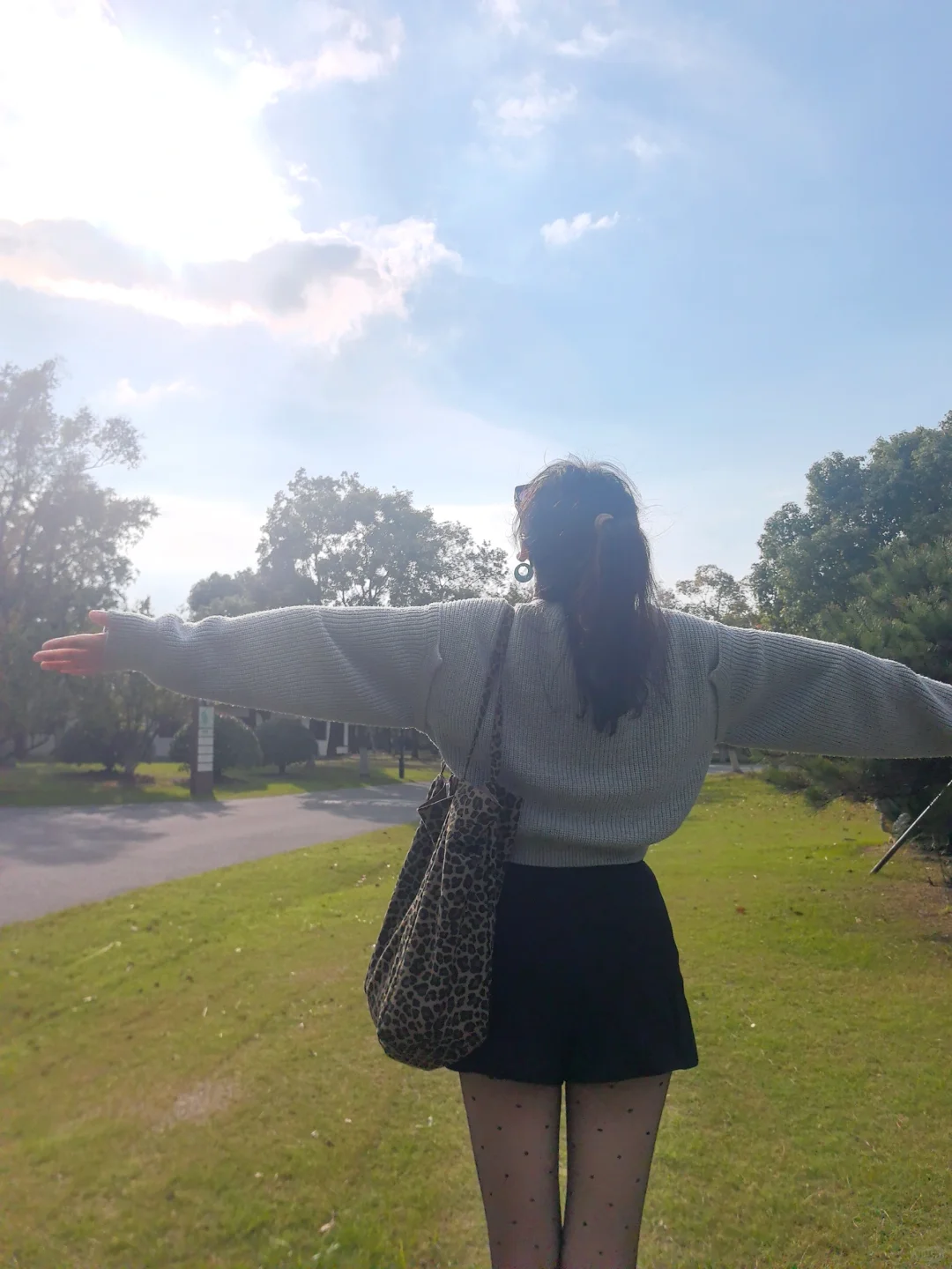 今天是酷飒的美腿穿搭～