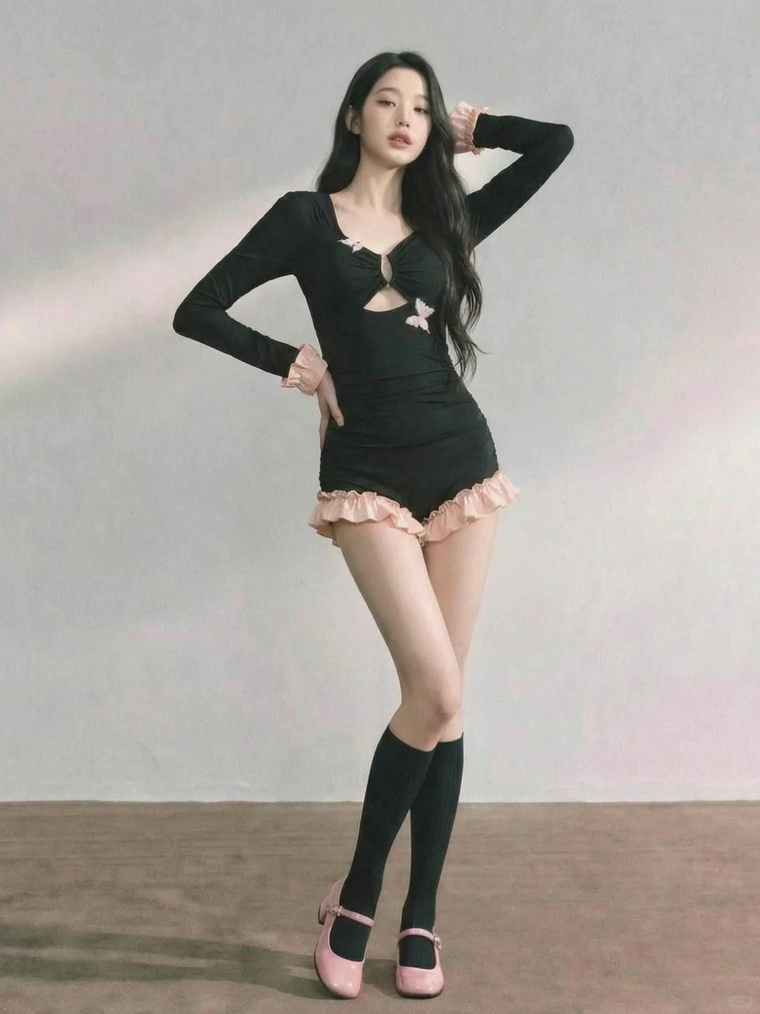 这泳衣的 “甜酷反差感” 直接杀疯我了🦋