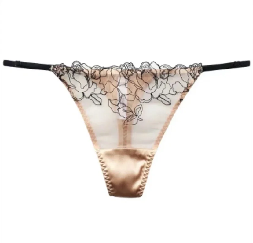 哈哈哈哈哈看有个姐妹恶搞男朋友跟个风