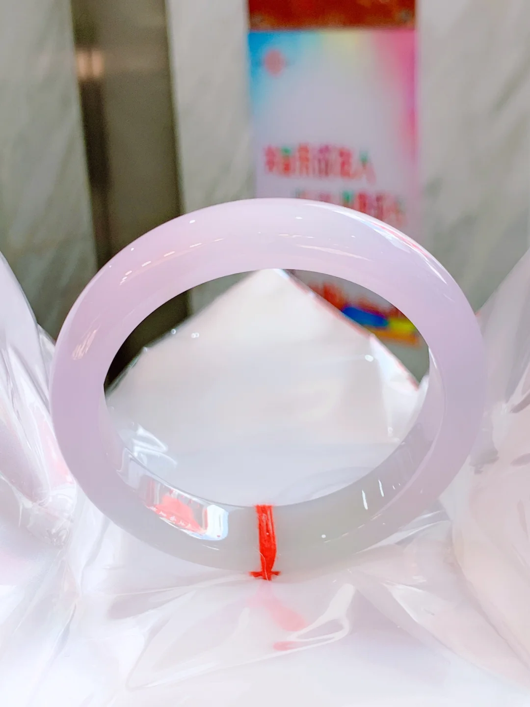 粉粉嫩嫩，元气活力与娇艳高贵的气韵并存