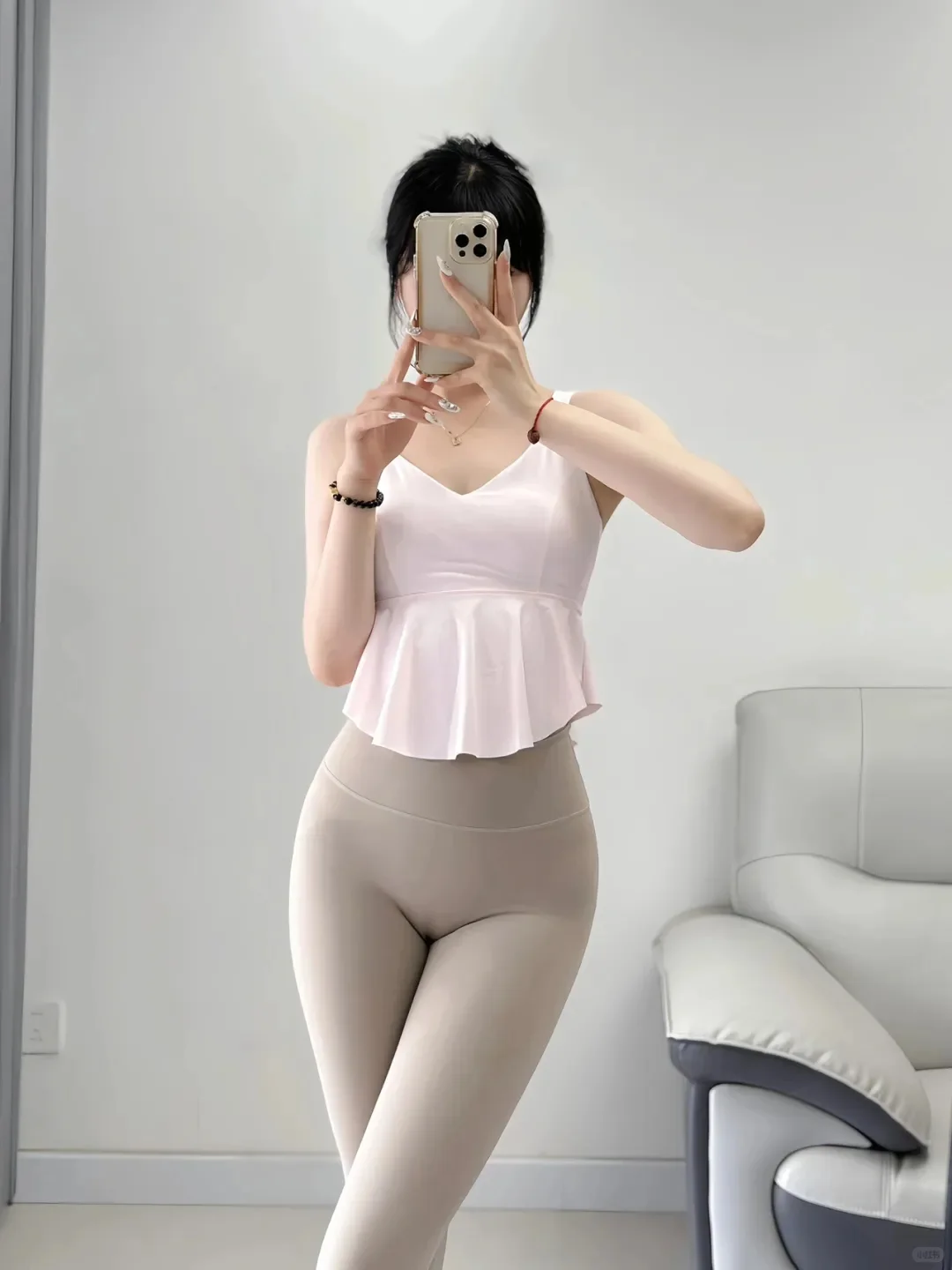 美女内裤上为什么黄黄的？