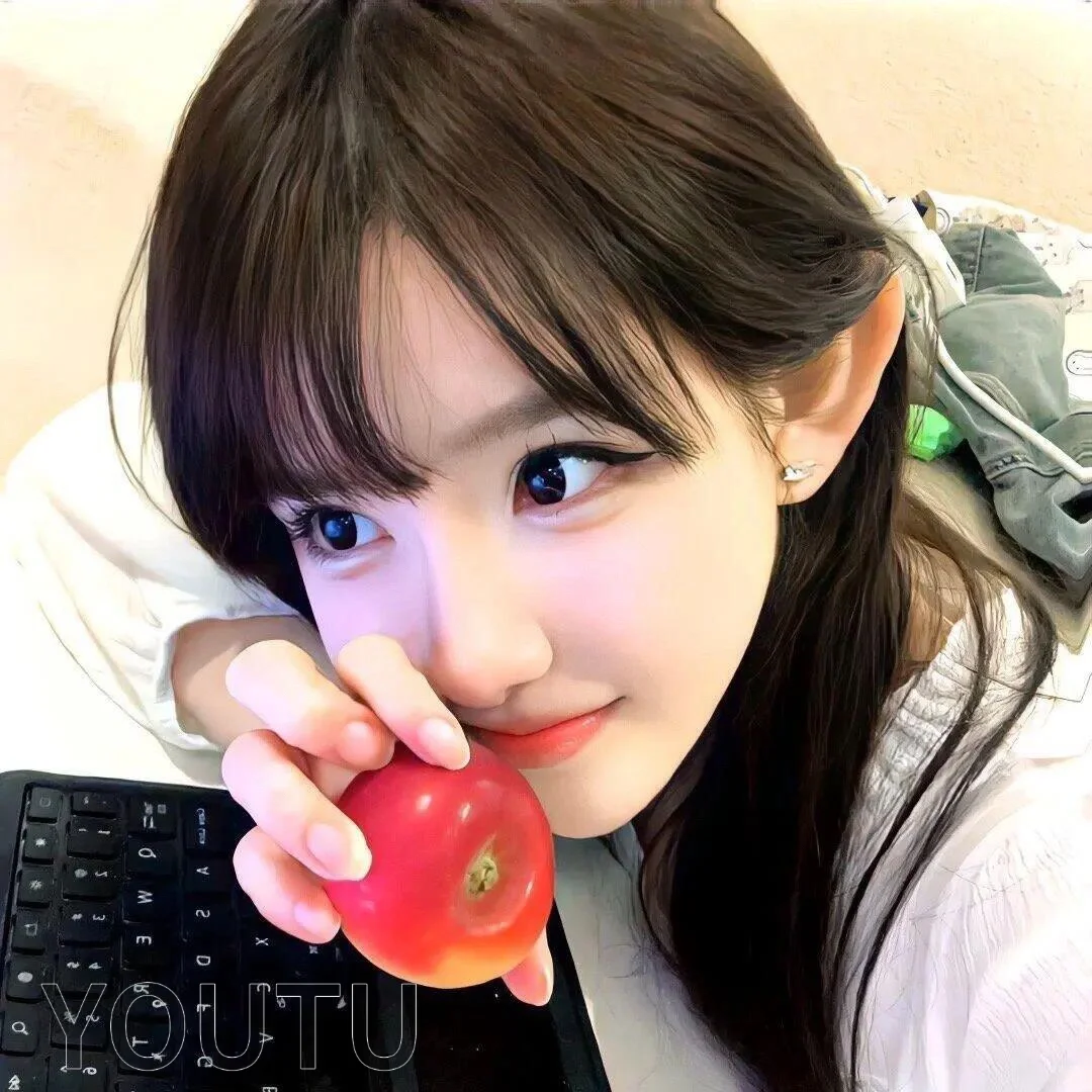 𝑾𝒆𝑪𝒉𝒂𝒕 头像 ｜ 纯欲温柔风女头