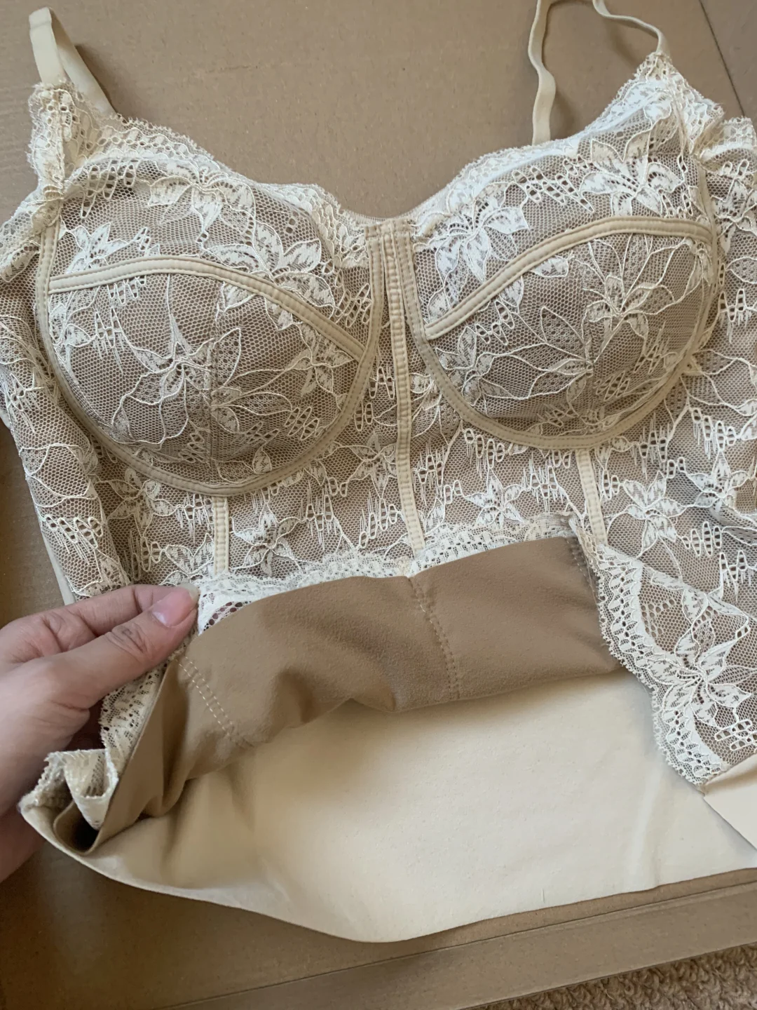 又纯又欲的鱼骨吊带~新品要不要来一波活动！