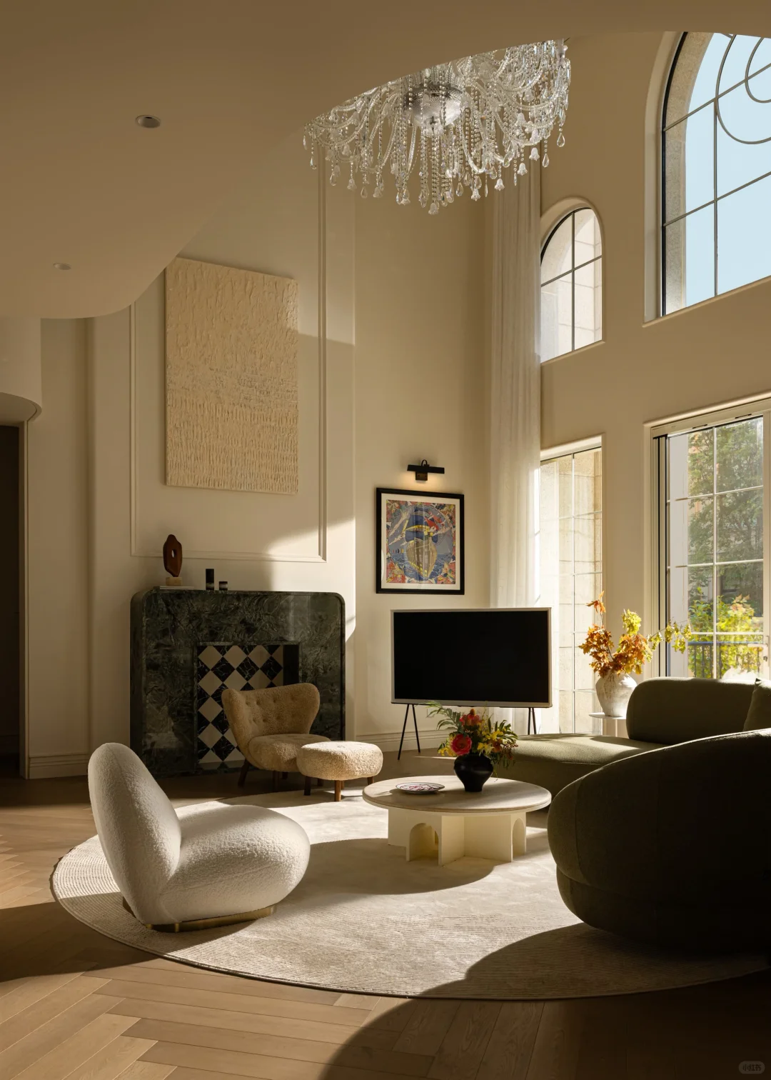 法式别墅｜把温柔，设计进家的每道弧线里