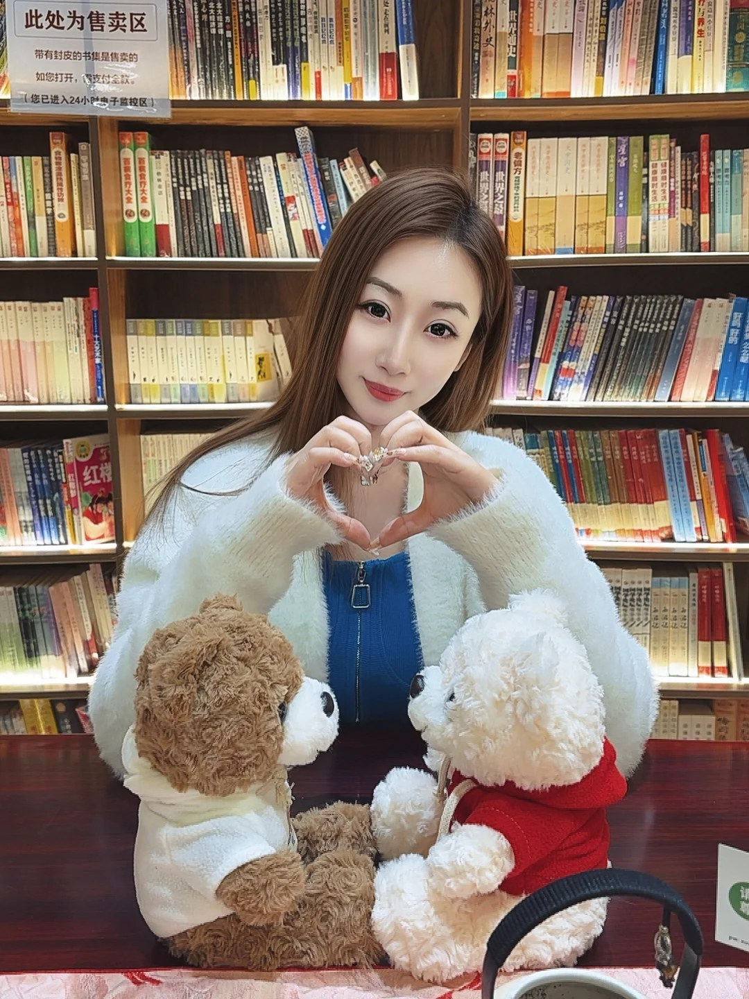 辣妹转温柔！白毛毛外套才是冬日本命✨ 谁懂