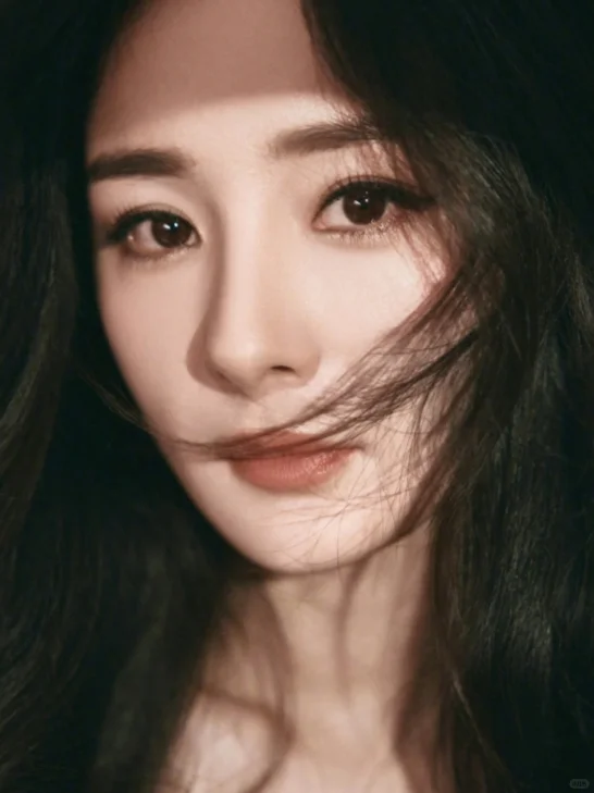 为什么说她的眼睛是狐系媚眼的天花板✨