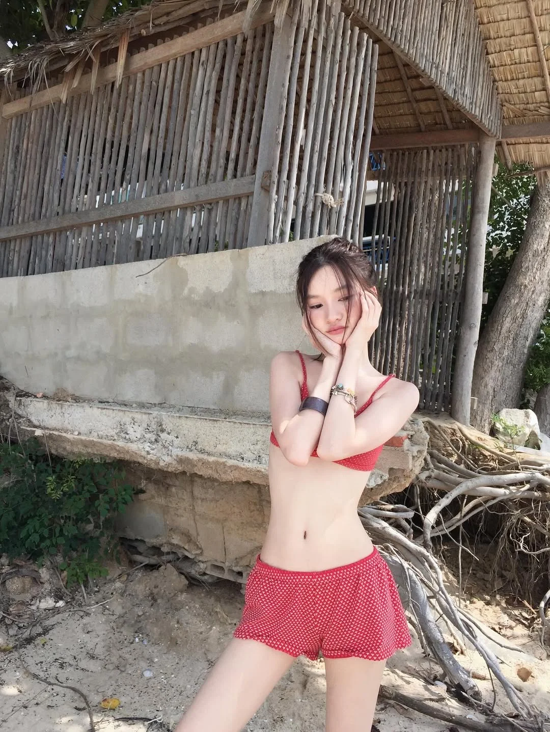 ins🫧peerakaz｜🐚🏖️👙