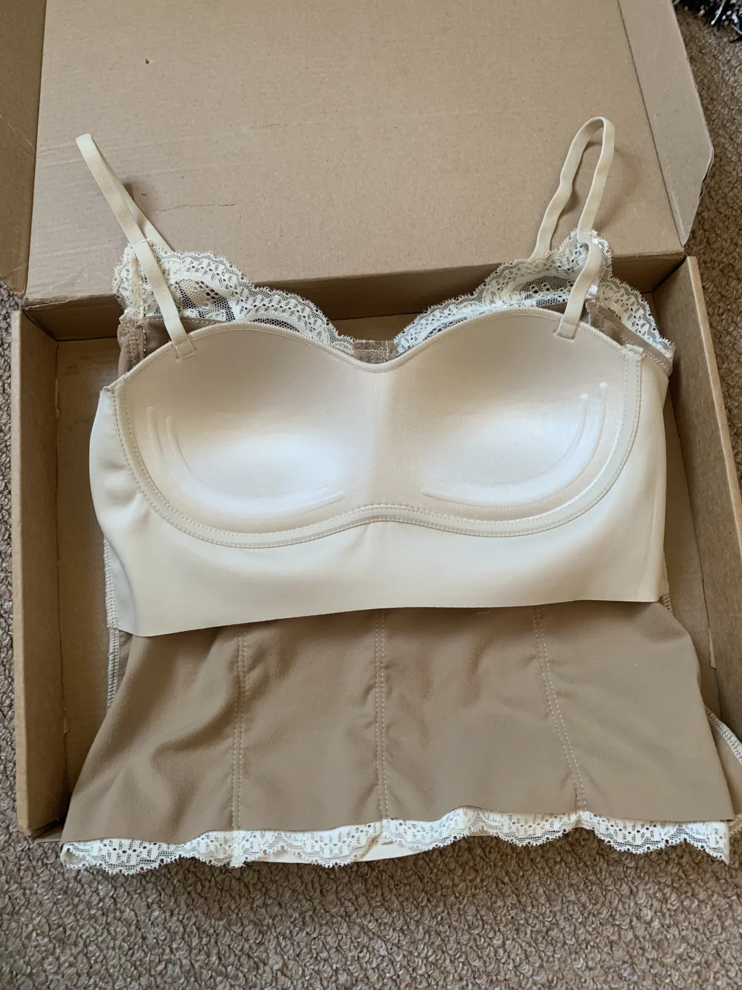 又纯又欲的鱼骨吊带~新品要不要来一波活动！