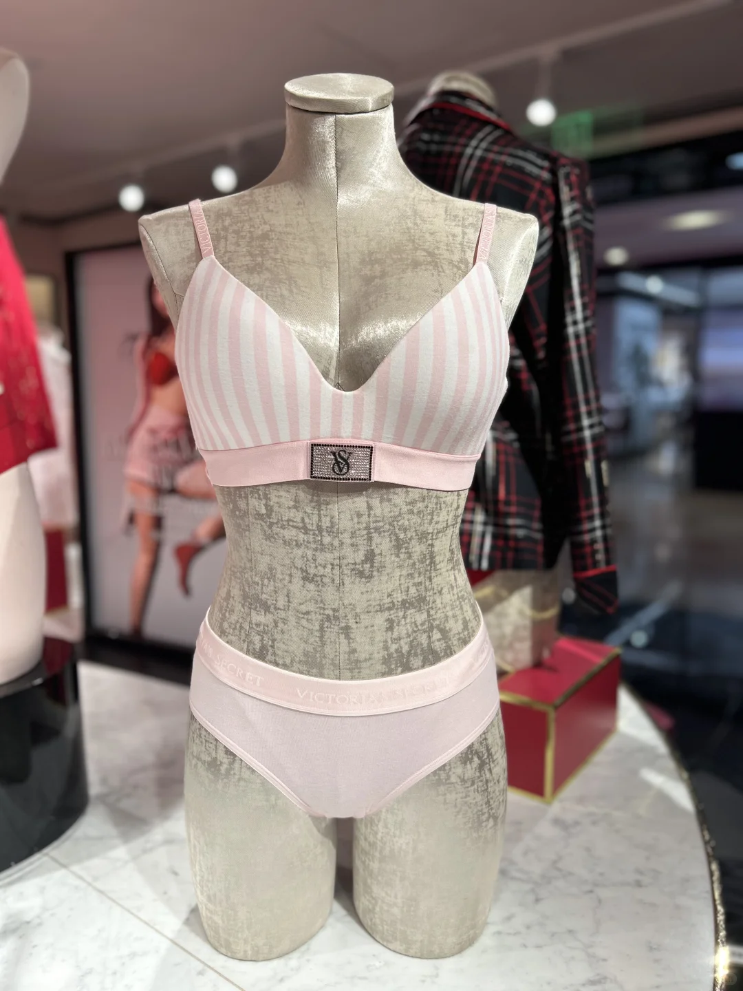 维密内衣套装，成套搭配魅力加倍