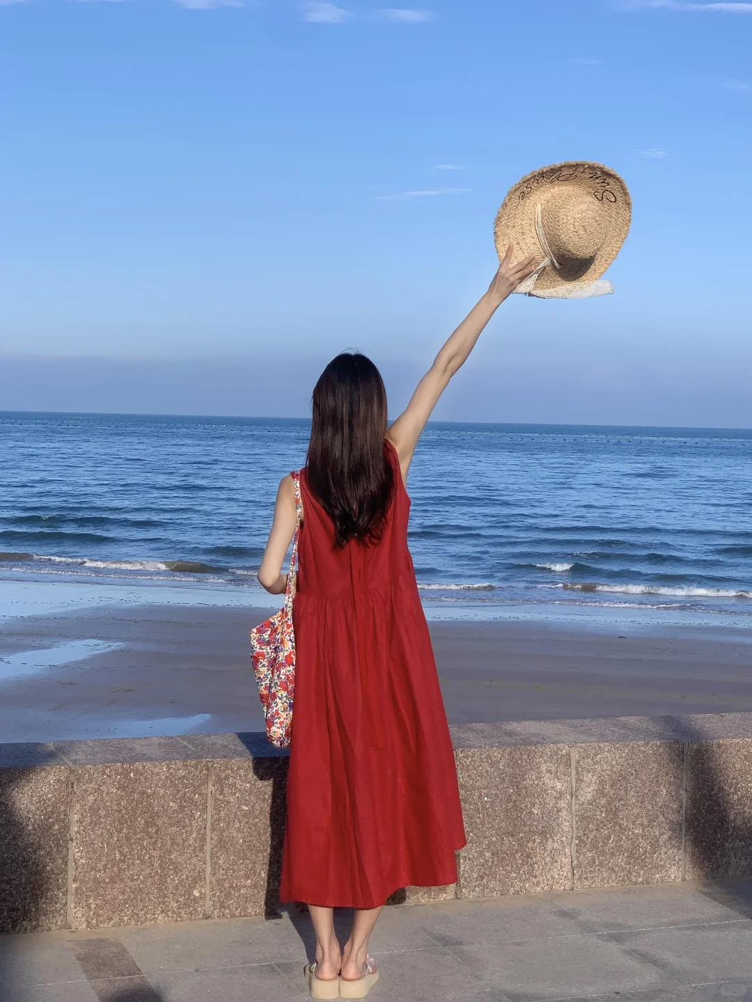 存一些海边拍照姿势！下次去海边就这么拍啦