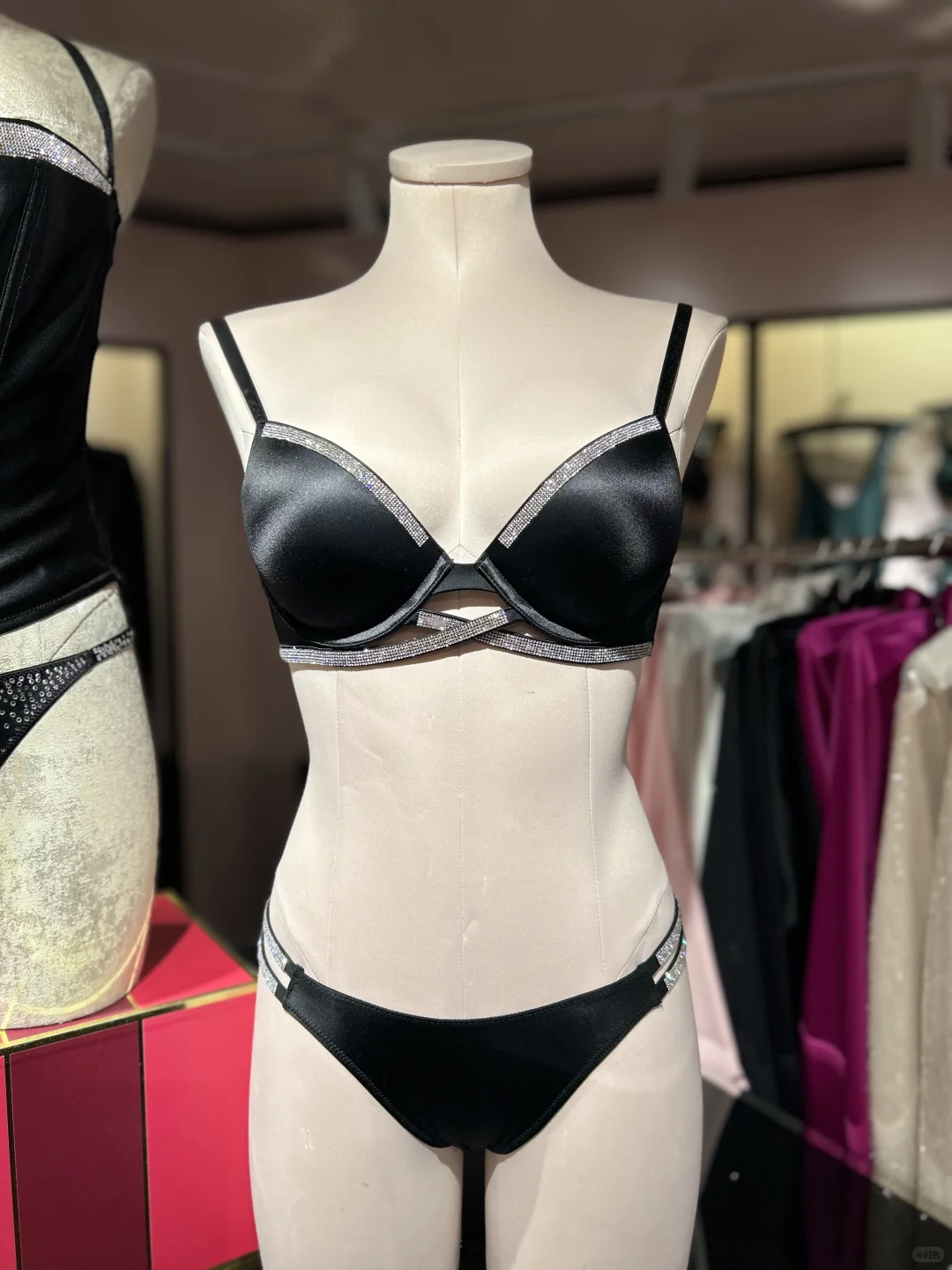 维密内衣套装，成套搭配魅力加倍