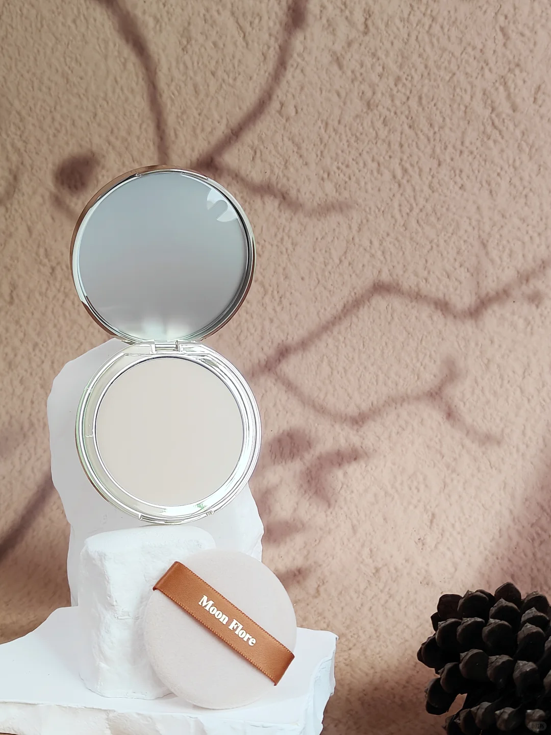 冬天从“油物”变“尤物”，只差一块粉饼