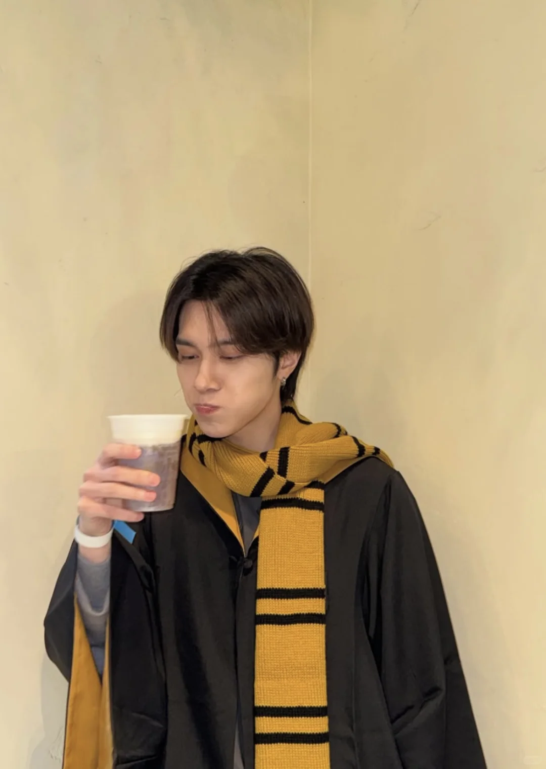 世上怎会有如此帅气的男子